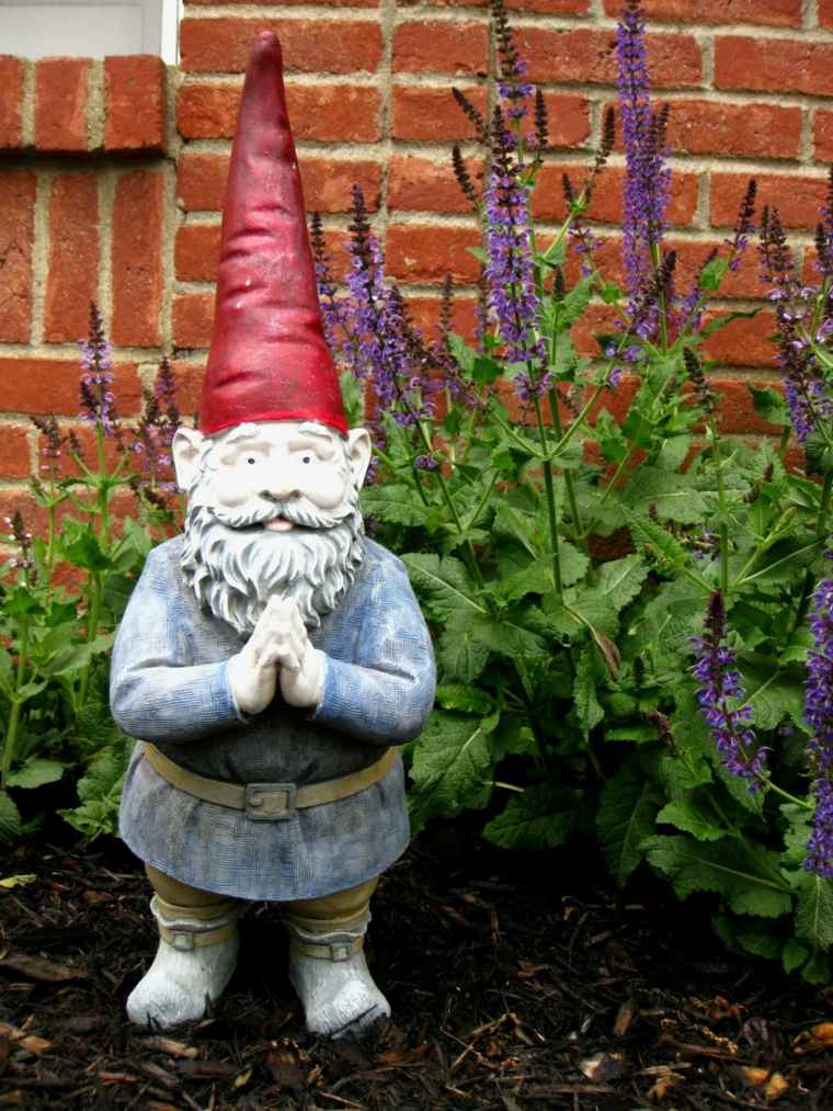statuette de jardin nain bonnet rouge tricot bleu
