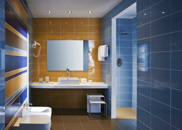carrelage mural salle de bain bleu orange CERAMICA VOGUE