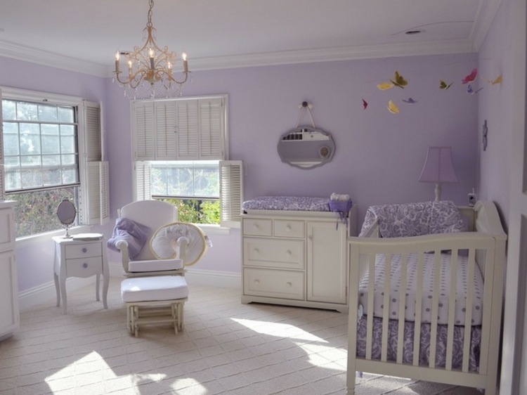 chambre bebe fille violet blanc