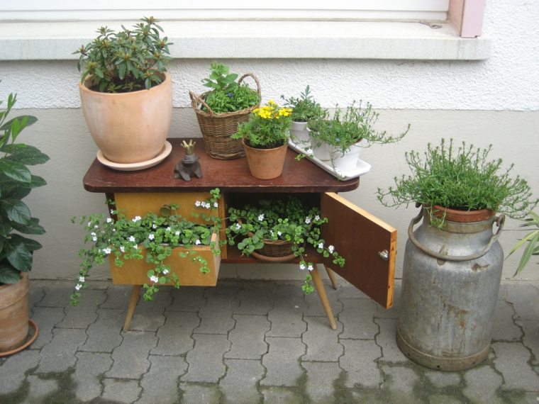 déco créative bricolage vieux meuble pot de fleurs 