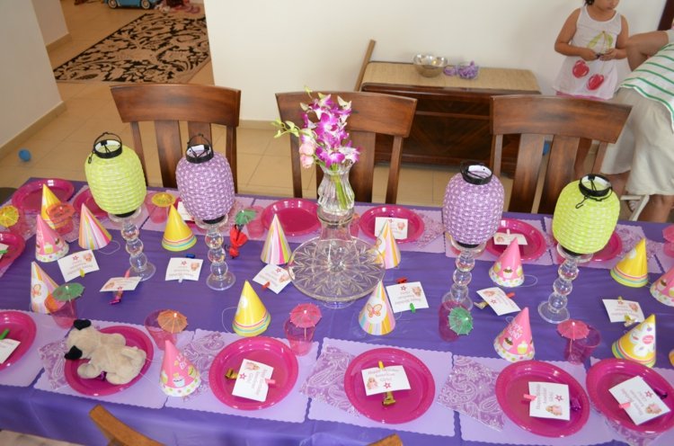 deco table anniversaire fille violet rose