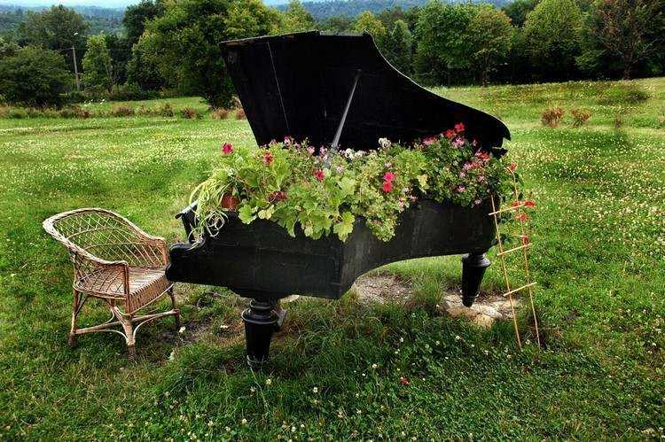 décorer son jardin récup piano