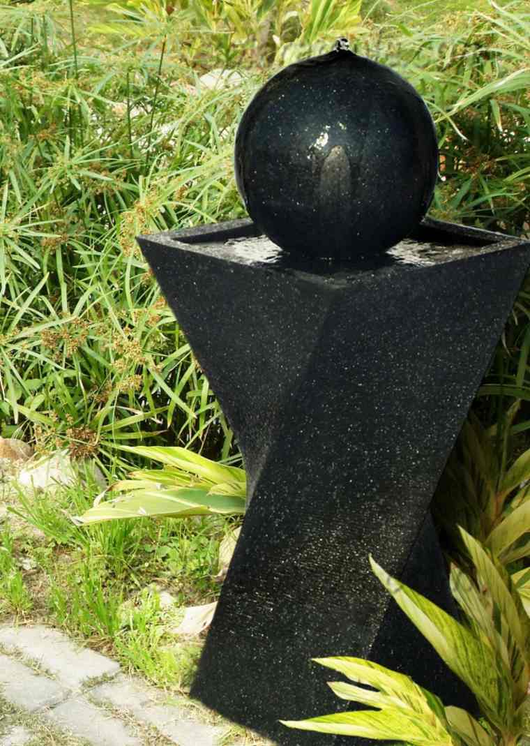 fontaine extérieure noire boule aménagement extérieur