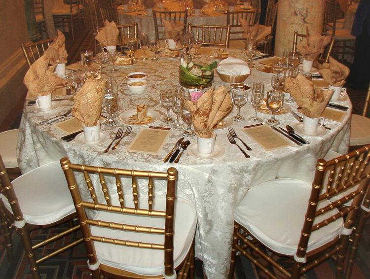 idee deco table mariage bege dore