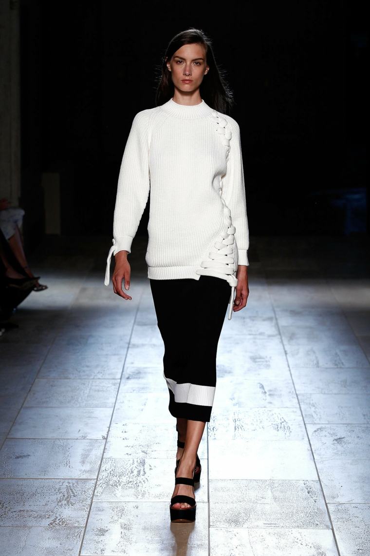 tendance mode 2015 look victoria beckham look sportif élégant jupe noire pull blanc 