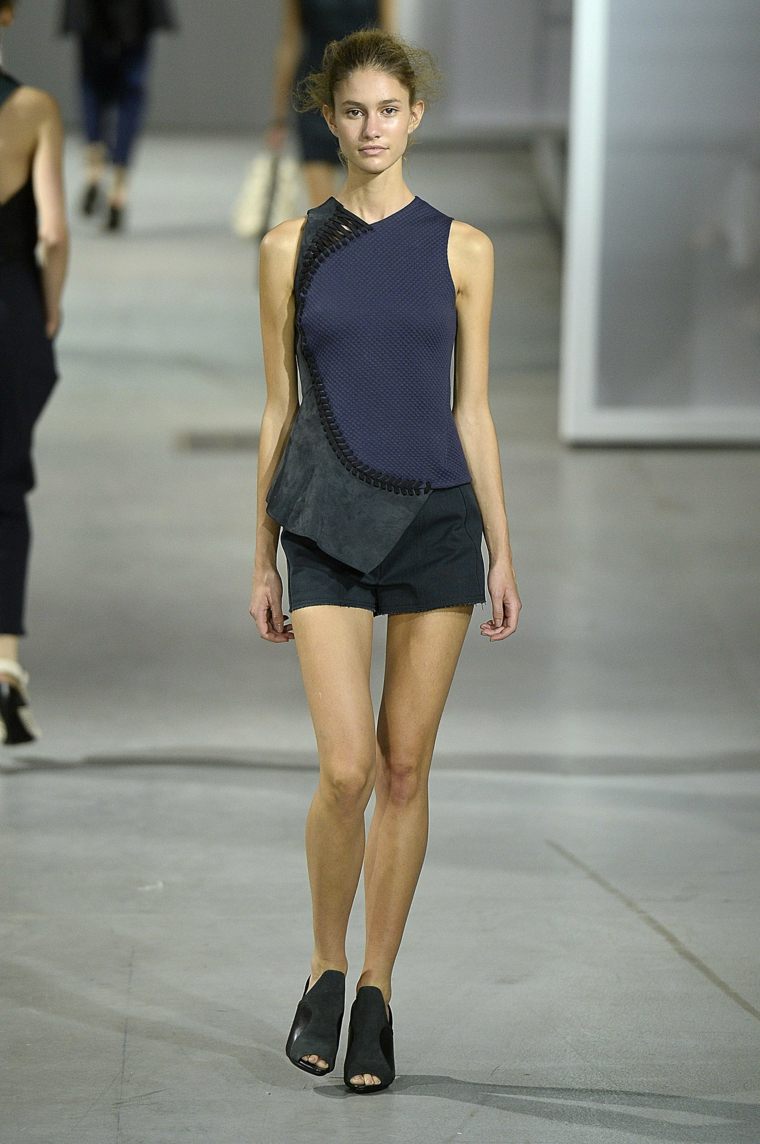 femme look sportif élégant moderne shorts design philip lim 2015