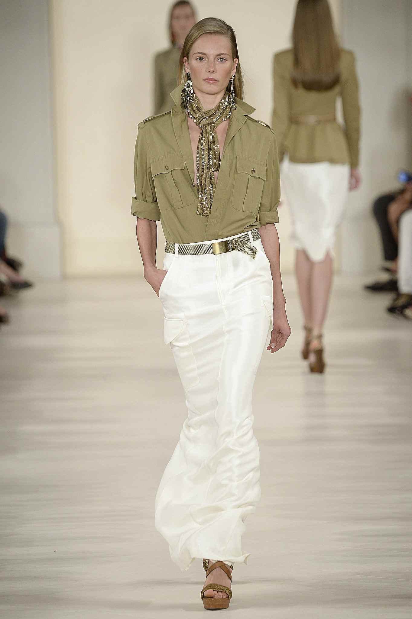 tendance femme look safari moderne chemise jupe ralph lauren 