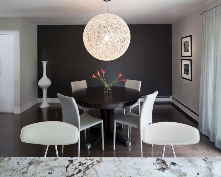 table à manger idée luminaire suspendu design chaise cuisine blanche table à manger noire