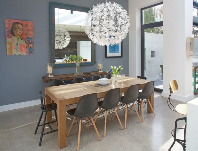 chaise de salle à manger design industriel tableau mur luminaire suspendu table en bois