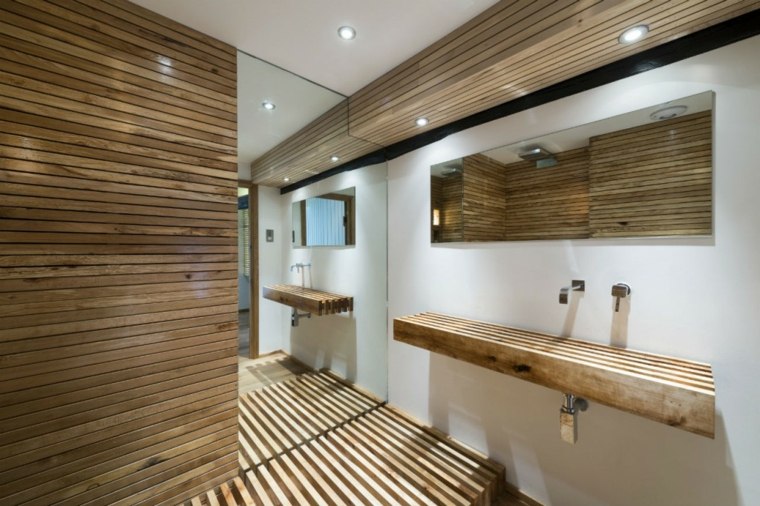 intérieur salle de bain originlal bois lavabo miroir 