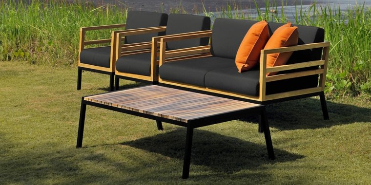 idée aménagement extérieur jardin fauteuil canapé table basse bois idée 