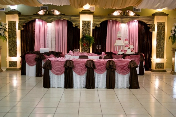 table mariage design rose marron