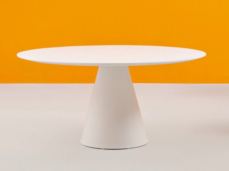 table de jardin ronde design en polyethylène ikon table pedrali 