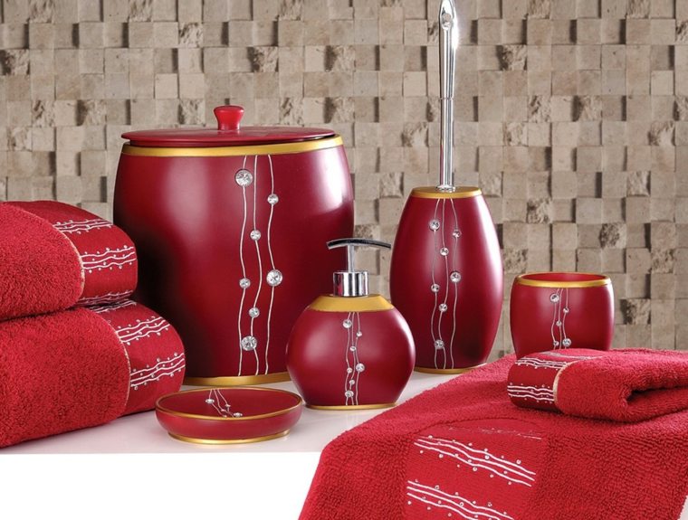 couleur salle de bain rouge accessoire serviette 