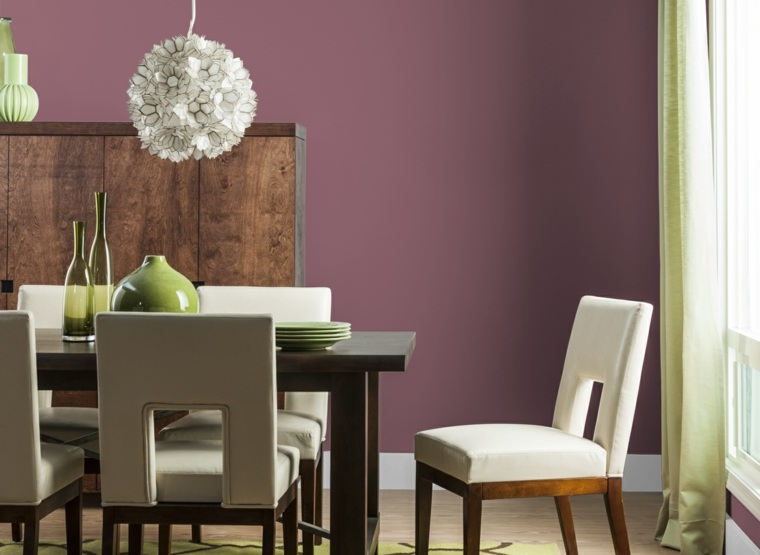 association couleur salle à manger violet blanc meuble bois 
