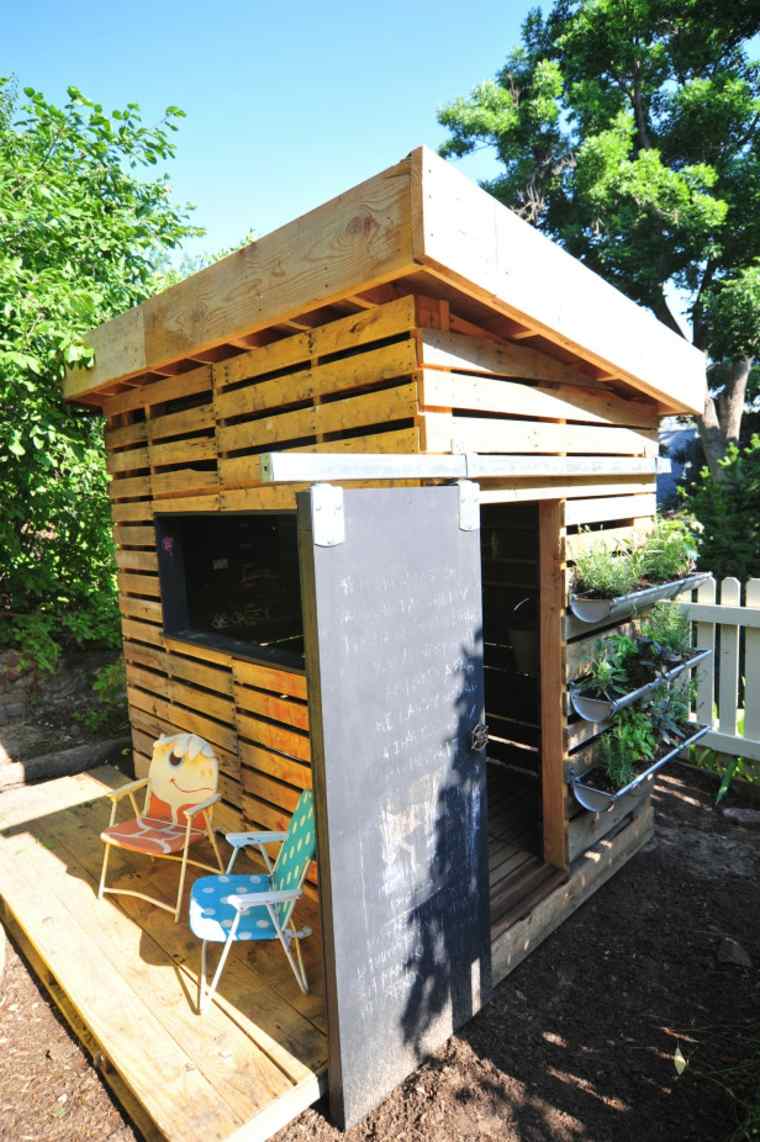 maison enfant jardin bois idée aménagement extérieur 