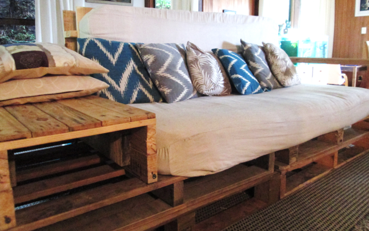 canapé lit en bois de palette