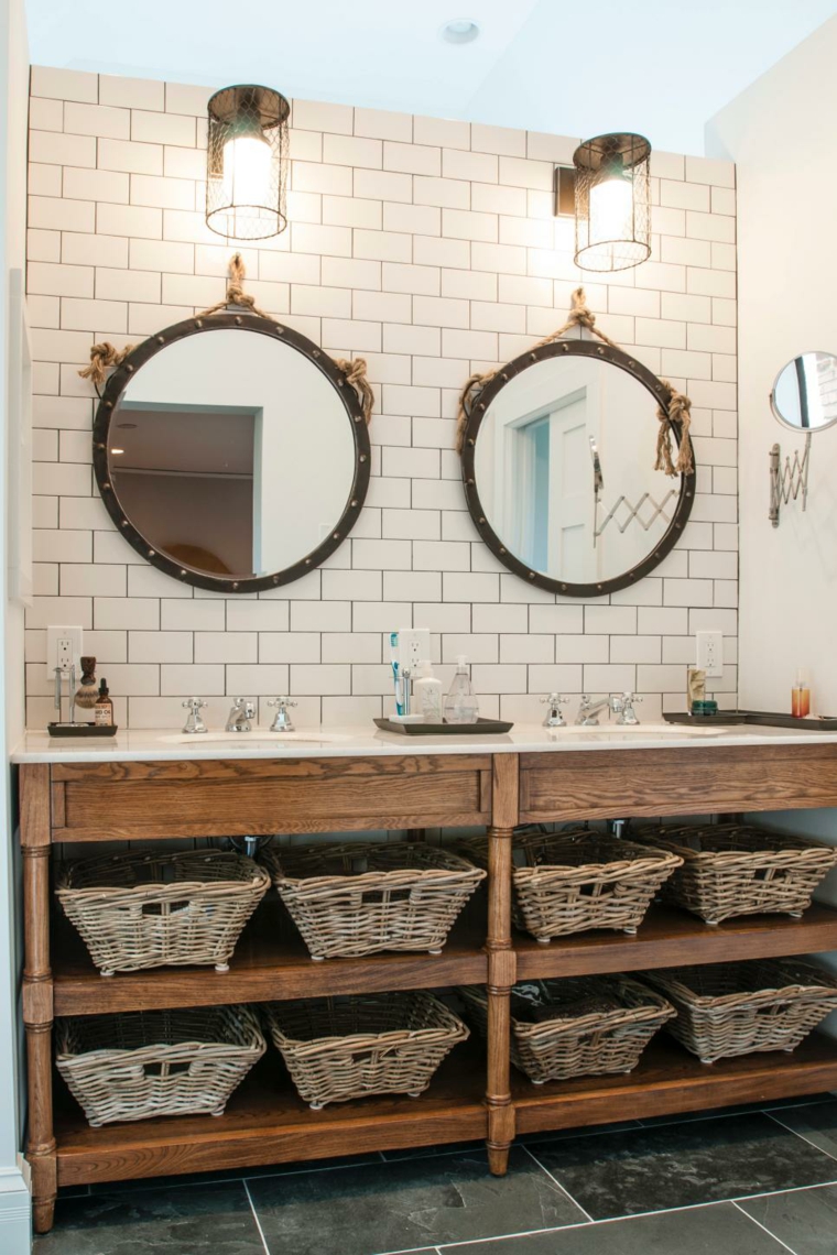 idée carrelage salle de bain miroir ronde meuble bois rangements