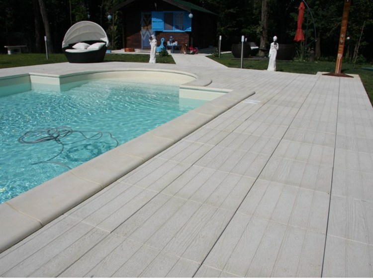 carrelage terrasse piscine effet bois MASPE