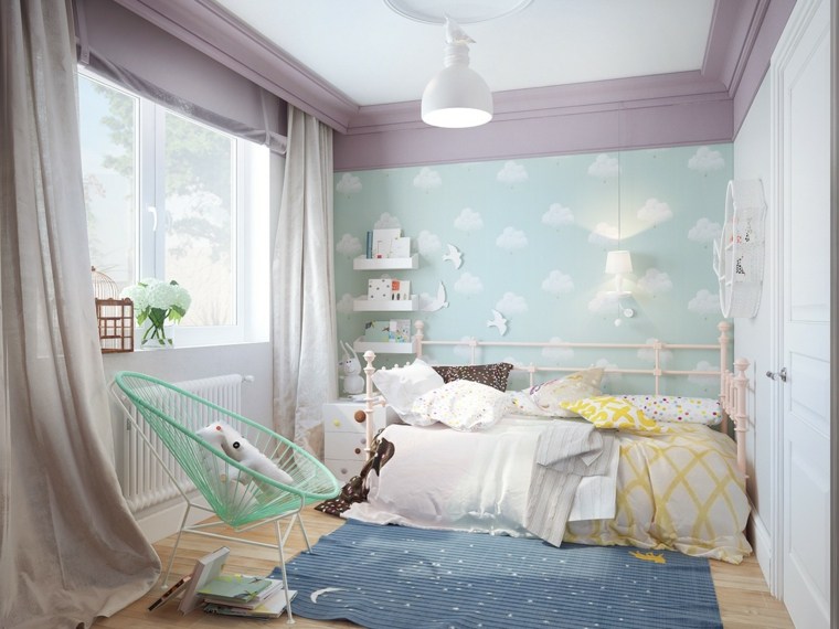 chambre enfant rêve tapis de sol bleu rideaux violets design lampe blanche mur nuages 
