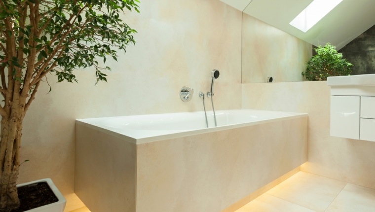 salle de bain crédences marbre mur derrière baignore