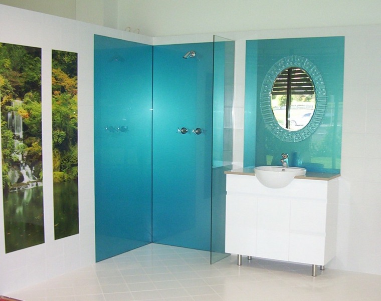 crédence salle de bain bleu douche décorations
