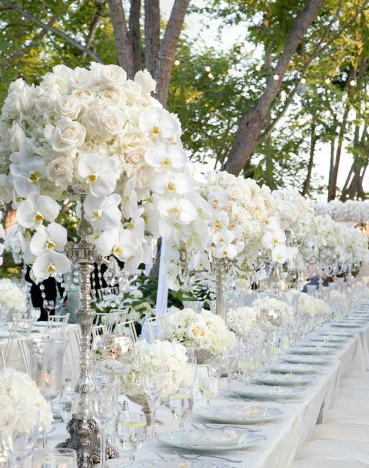 tables de mariage centres de table hauts avec vases