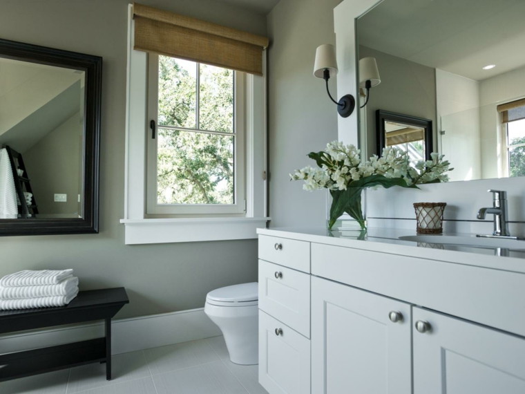 déco toilette idée fleurs meuble salle de bain design blanche