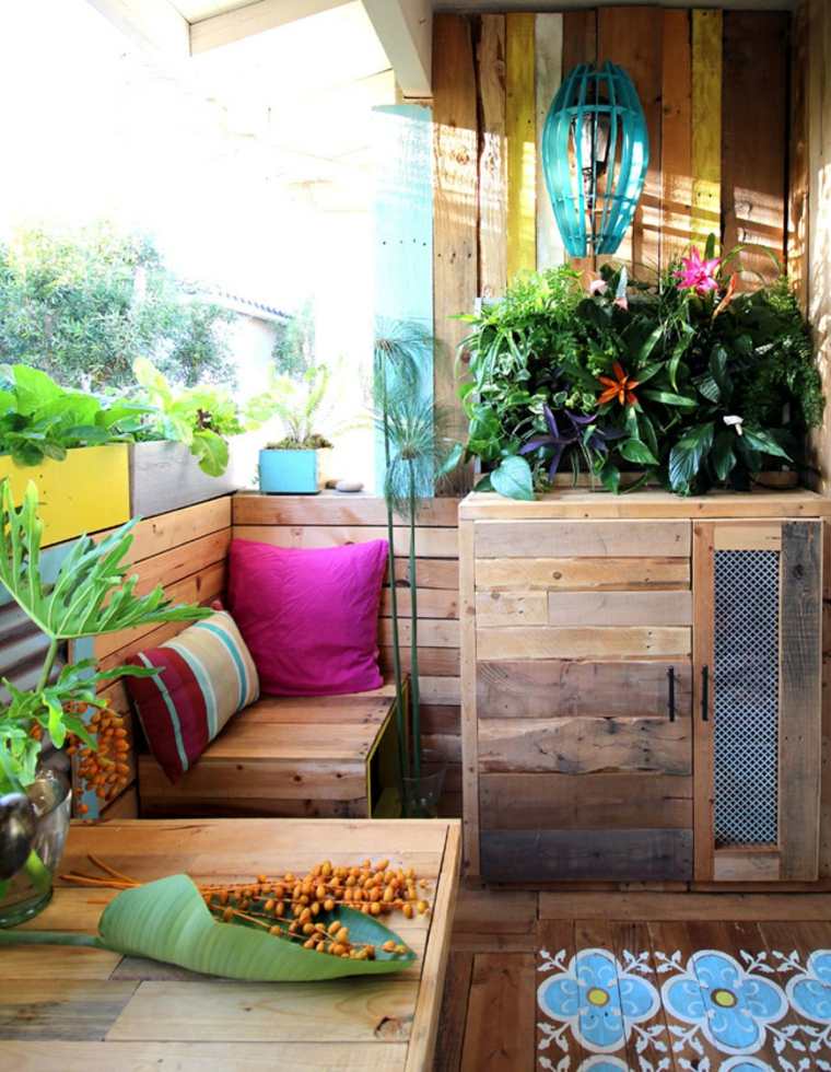 salon de jardin en palette meuble extérieur aménagement banc de jardin palette de bois coussins 