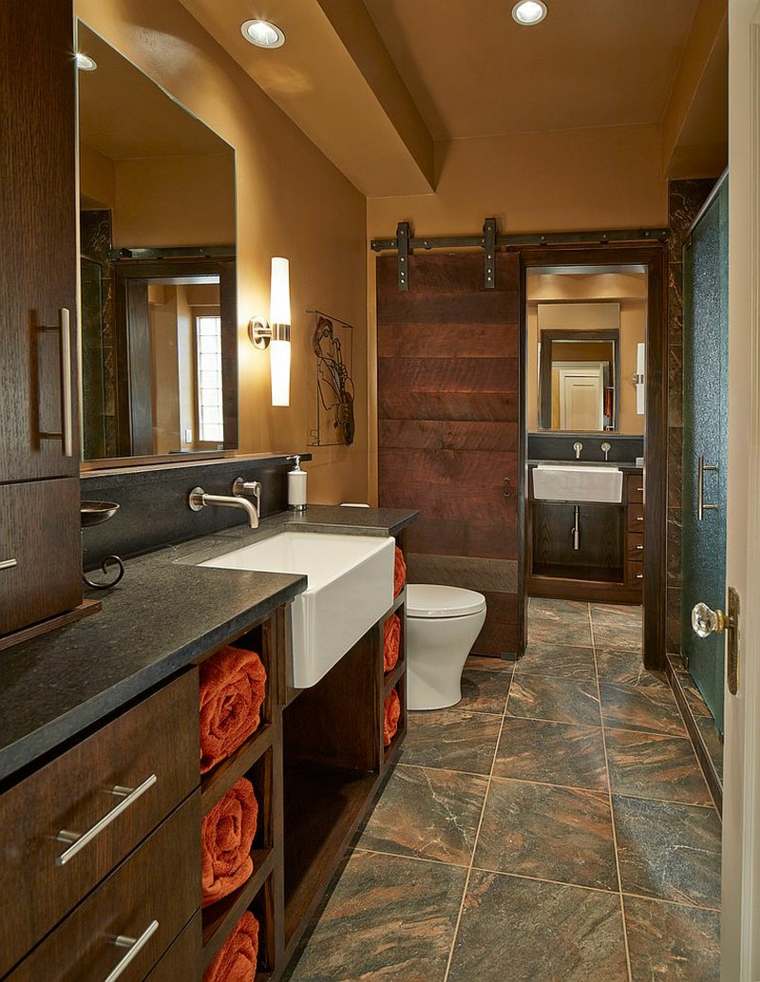salle de bain porte bois coulissante meuble salle de bain toilettes miroir design 