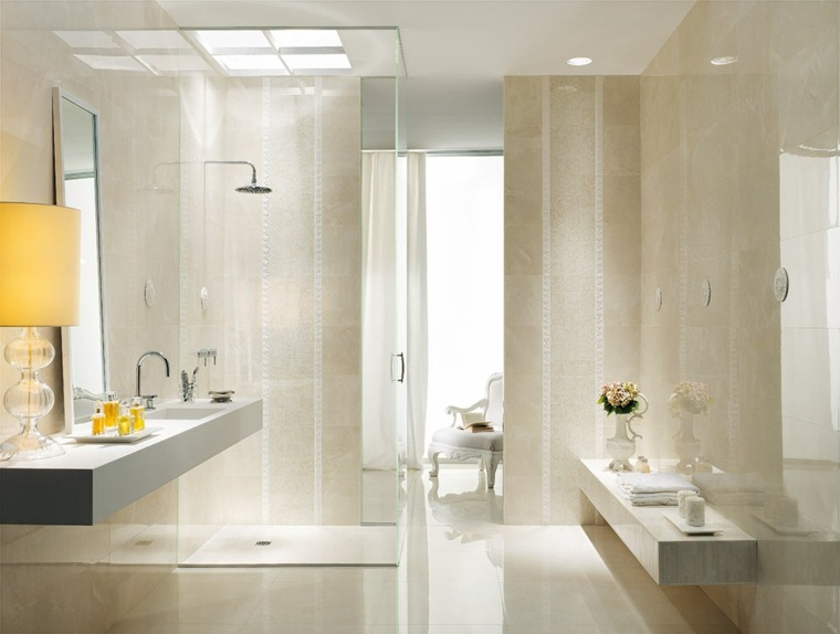 salle de bain idée aménagement cabine douche italienne déco fleurs 