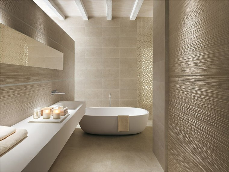 salle de bain carrelage céramique design baignoire blanche bougie déco