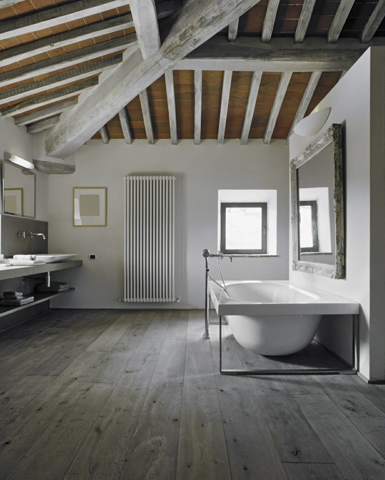 salle de bain moderne parquet bois baignoire idée 