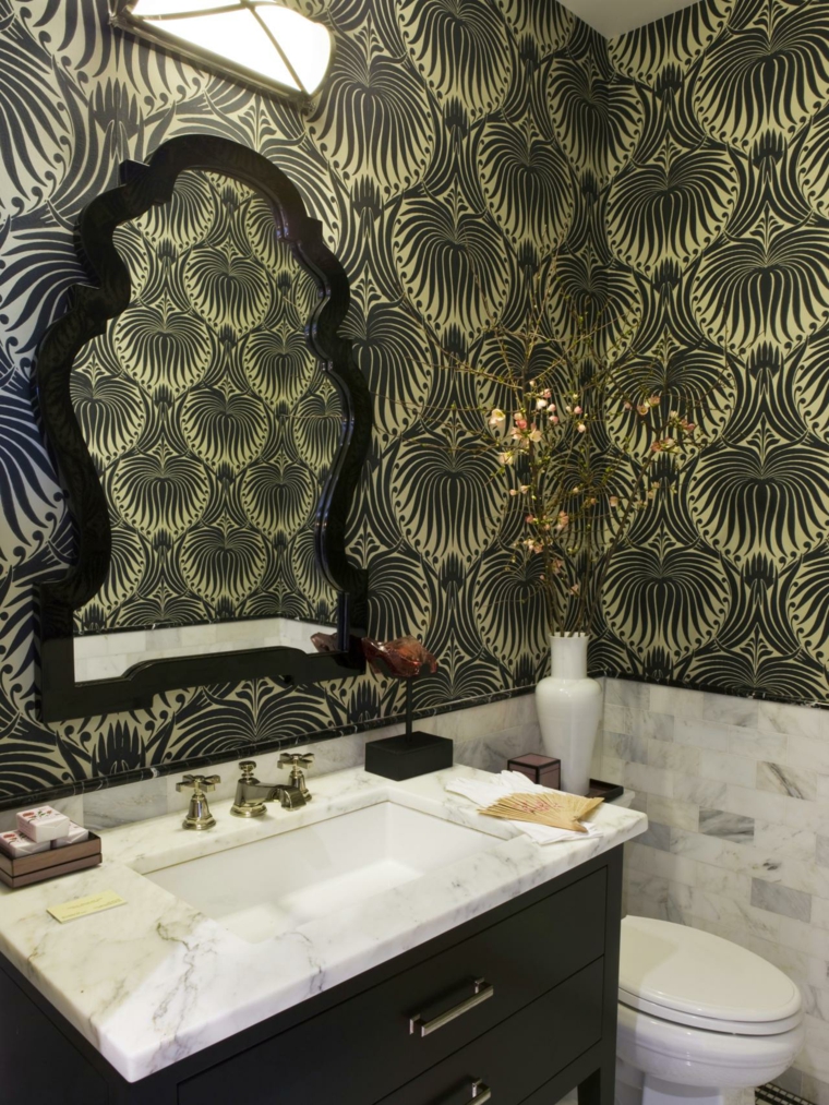 papier peint couleur salle de bain miroir