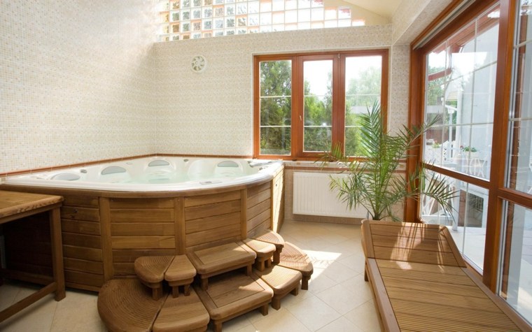 idée salle de bain piscine bois chaise-longue bois table 