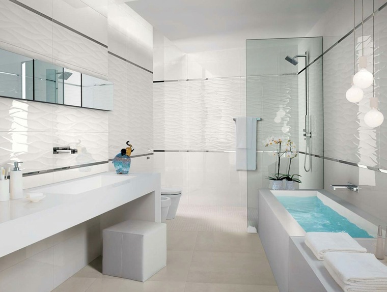 aménagement salle de bain baignoire blanche design pouf cabine douche italienne 