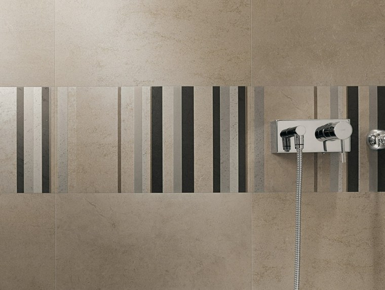 aménager salle de bain carrelage motif noir blanc design évier 