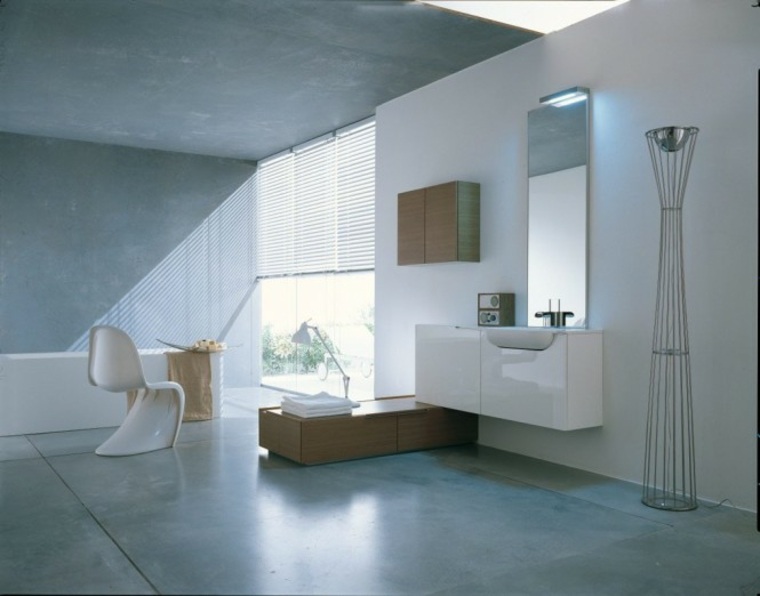peinture carrelage salle de bain aménagement salle de bain intérieur blanc meuble bois chaise miroir 
