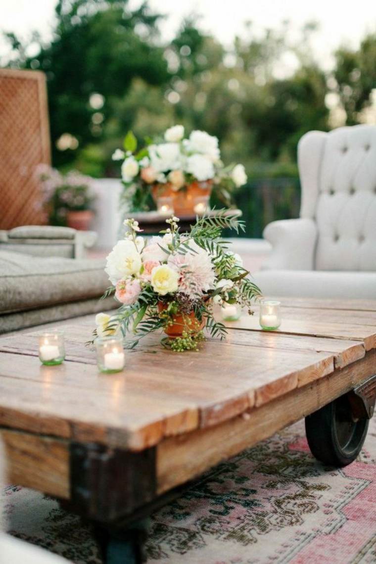 meuble jardin bois pas cher fleurs déco table à roulettes canapé de jardin