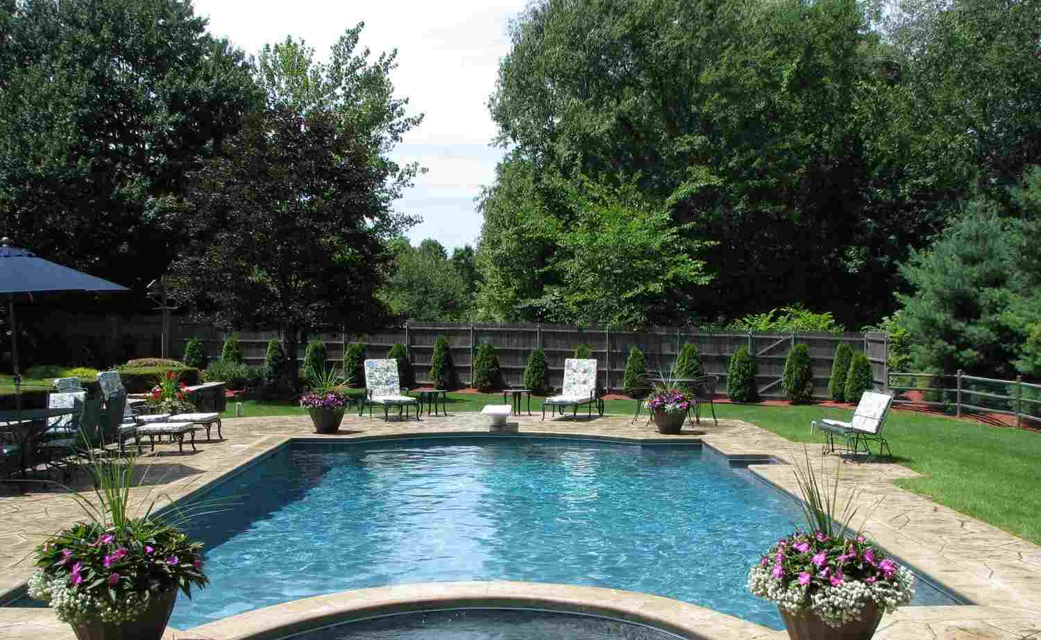 Aménagement jardin avec piscine