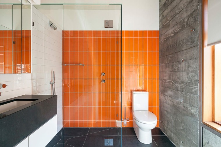 salle de bain contemporaine design carrelage orange toilette douche cabine