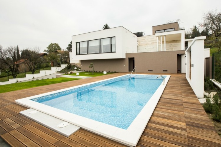 aménagement jardin avec piscine terrasse bois