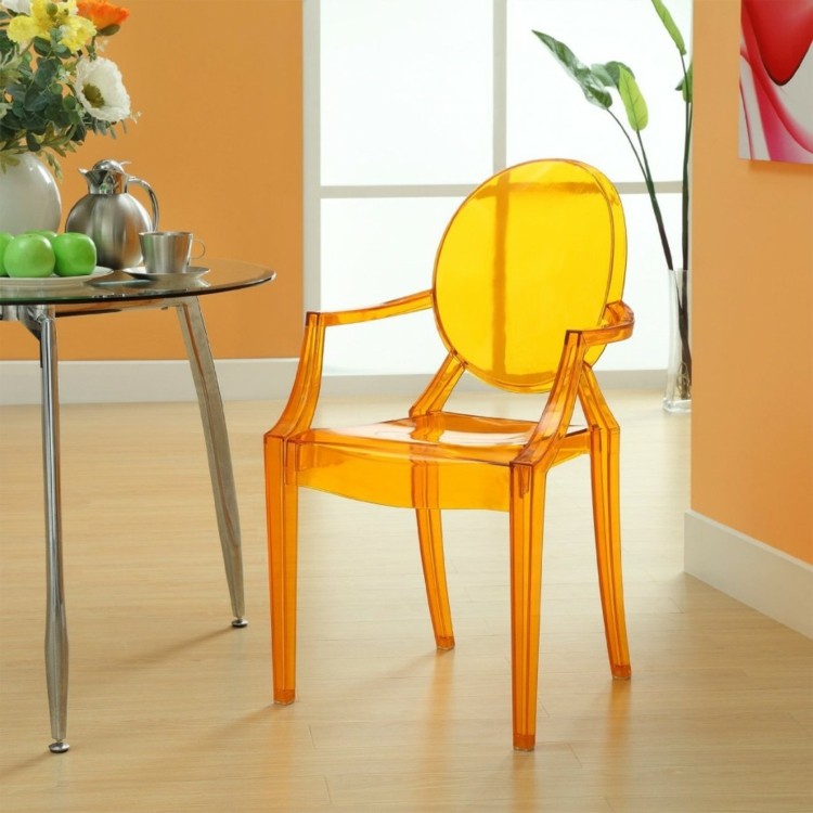 chaise transparente nuance orange