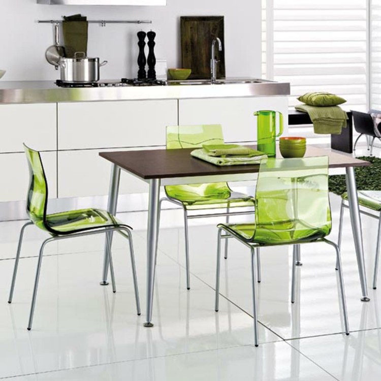 chaises transparentes Ikea vert