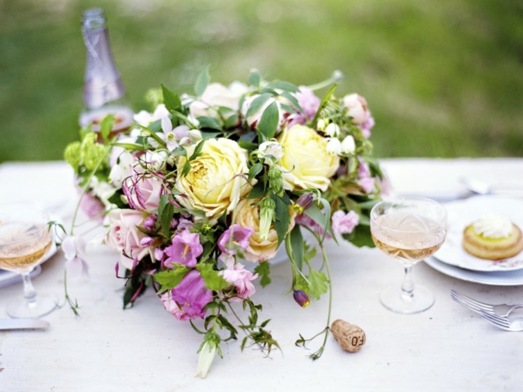 composition florale mariage table