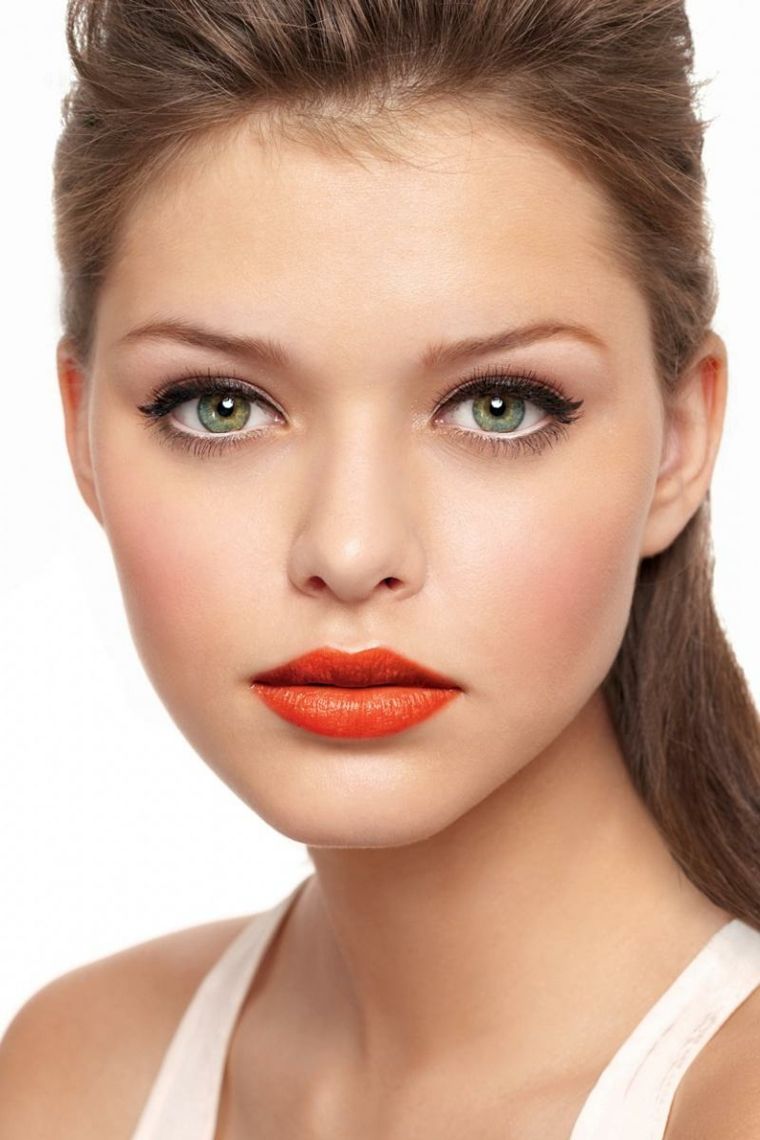 conseils beauté rouge à lèvre tendance maquillage yeux verts