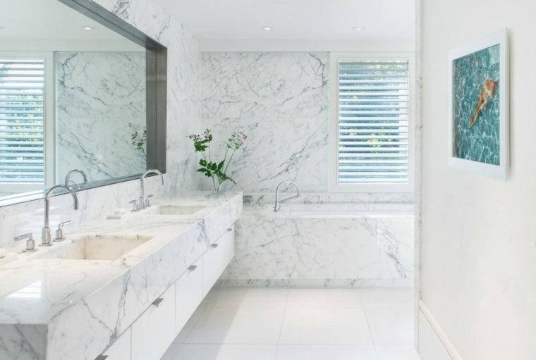 salle de bain luxueuse marbre déco