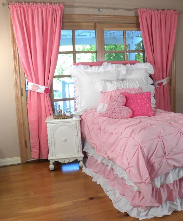 chambre fille idée rideau rose 