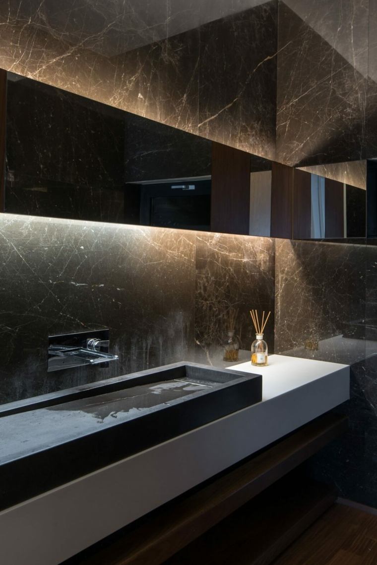 aménager salle de bain moderne noir design lavabo déco
