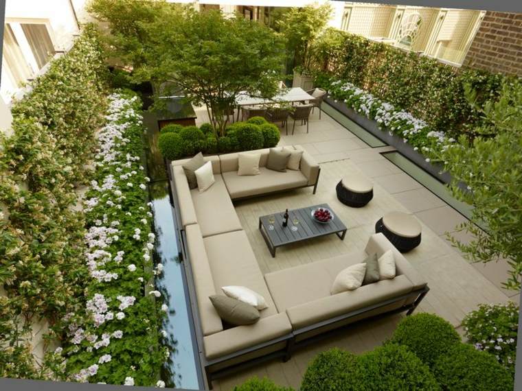 idée déco terrasse jardin en ville canape moderne